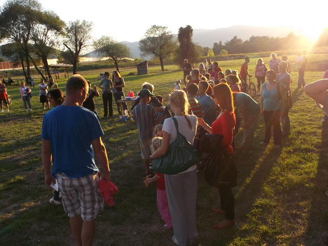 Fotogaléria Športové popoludnie pri lodenici spojené s vatrou - 06.09.2013 (23) Športové popoludnie pri lodenici spojené s vatrou - 06.09.2013
